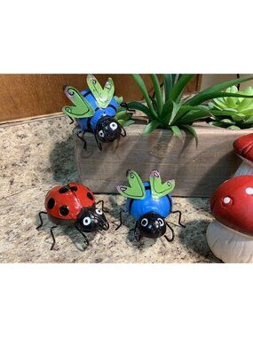 Yard Metal Sculpture 3x Small Bugs WHIMSICAL Garden Statue Pot Sitter